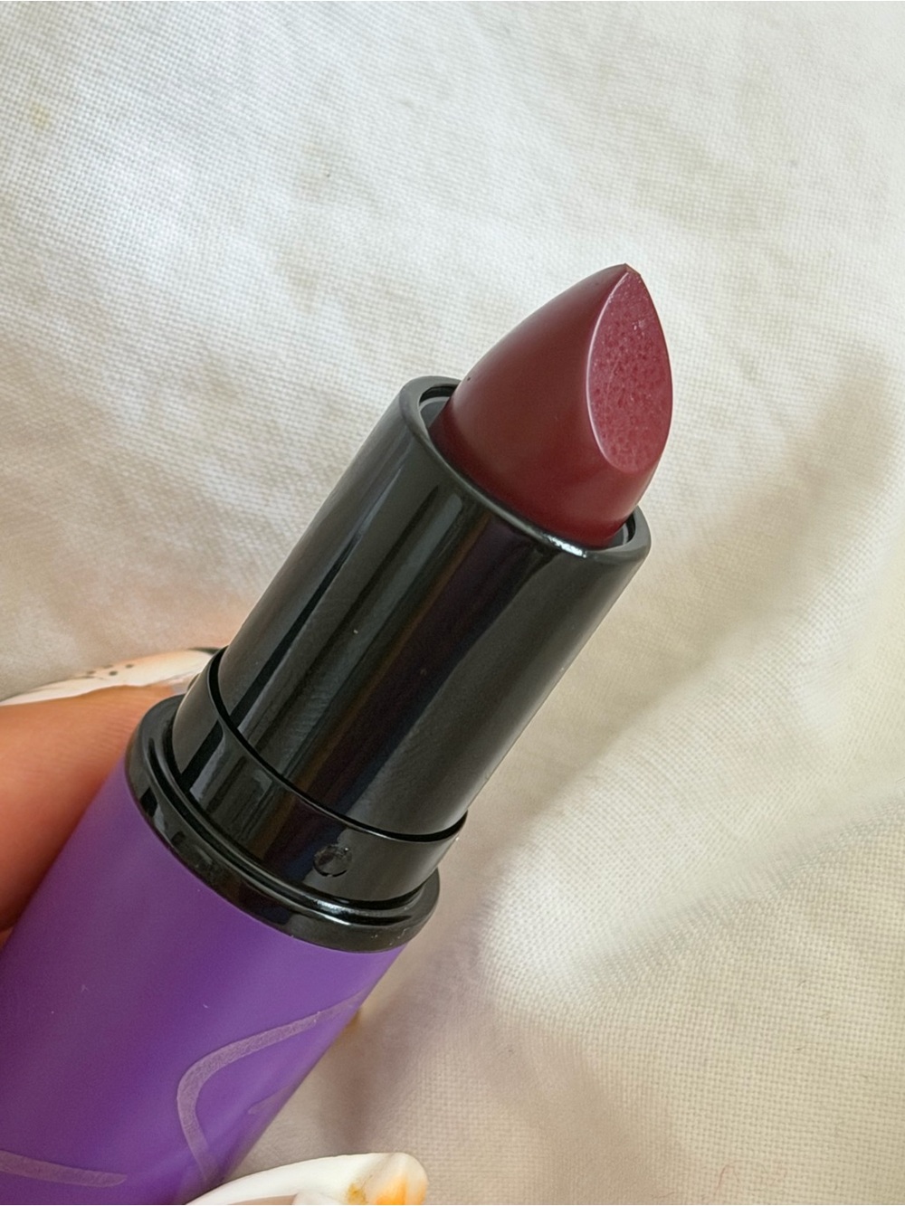 MAC Selena “Dreaming of you” Matte Deep Berry Lipstick